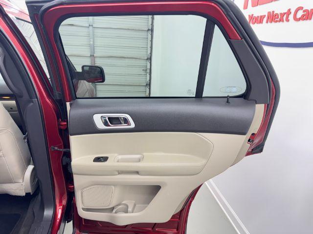 Photo of 2015 Red Ford Explorer