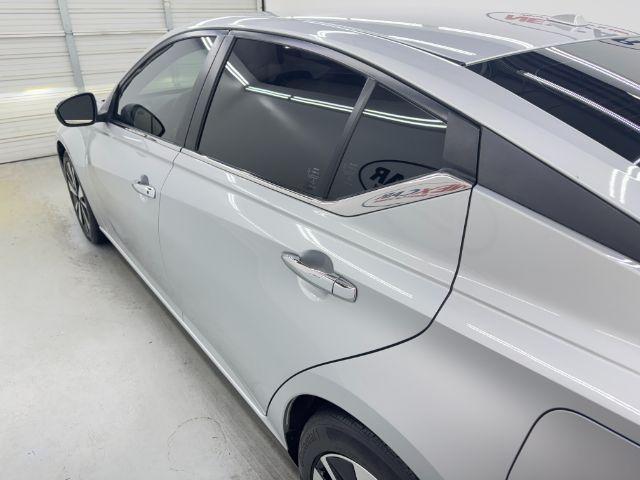 Photo of 2022 Silver Nissan Altima