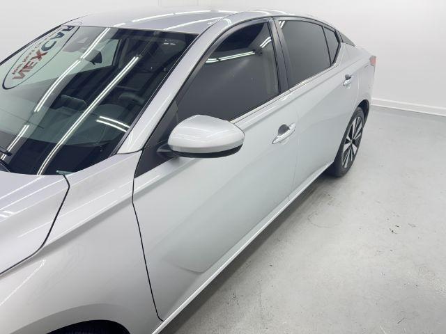 Photo of 2022 Silver Nissan Altima