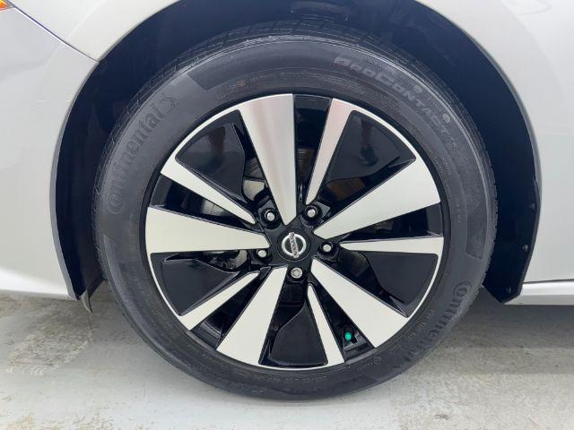 Photo of 2022 Silver Nissan Altima