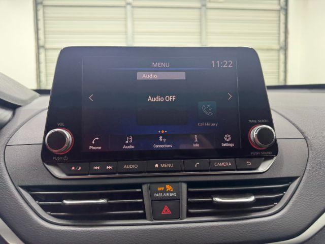Photo of 2022 Silver Nissan Altima