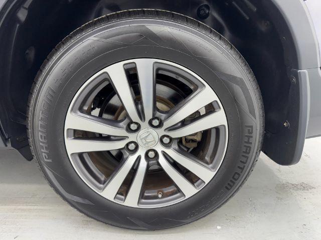 Photo of 2018 Gray Honda Pilot