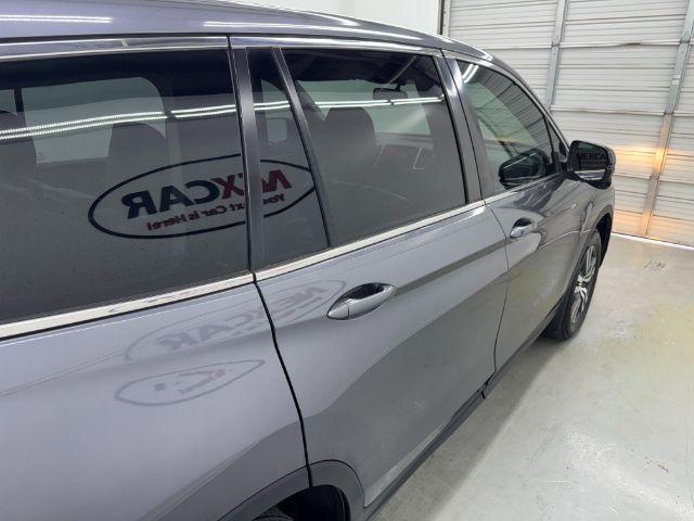 Photo of 2018 Gray Honda Pilot
