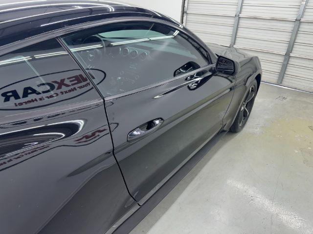 Photo of 2018 Black Ford Mustang