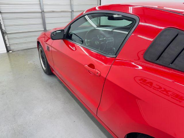 Photo of 2014 Red Ford Mustang