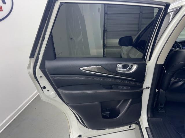 Photo of 2019 Majestic White INFINITI QX60