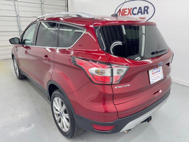 Photo of 2017 Red Ford Escape