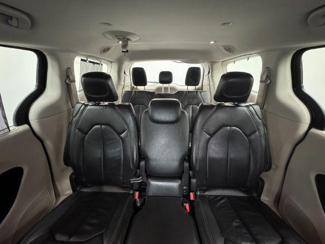 Photo of 2017 Black Chrysler Pacifica