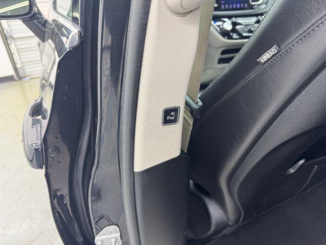 Photo of 2017 Black Chrysler Pacifica