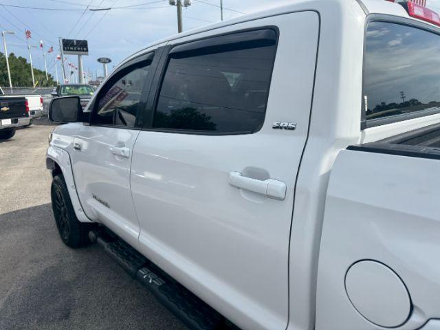 Photo of 2018 White Toyota Tundra