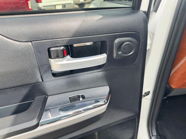 Photo of 2018 White Toyota Tundra