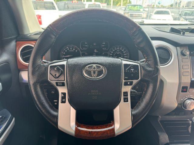 Photo of 2018 White Toyota Tundra