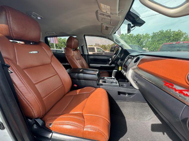 Photo of 2018 White Toyota Tundra