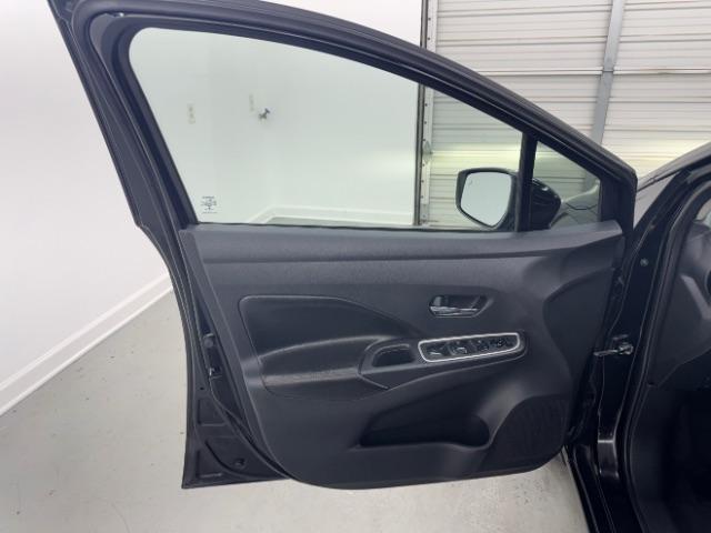 Photo of 2020 Black Nissan Versa