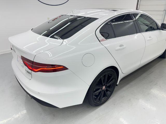 Photo of 2020 Fuji White Jaguar XE