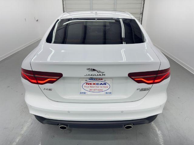 Photo of 2020 Fuji White Jaguar XE