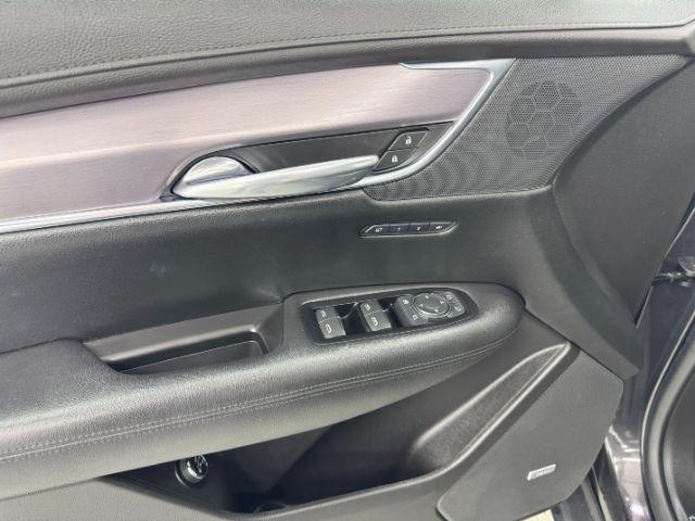 Photo of 2017 Gray Cadillac XT5