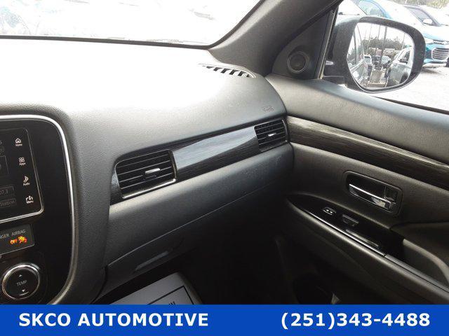 Photo of 2018 Cosmic Blue Metallic Mitsubishi Outlander