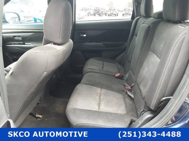 Photo of 2018 Cosmic Blue Metallic Mitsubishi Outlander
