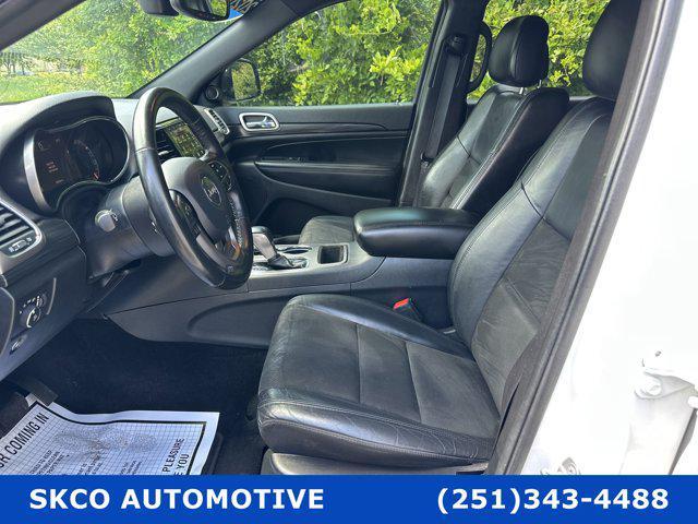 Photo of 2020 Bright White Clearcoat Jeep Grand Cherokee