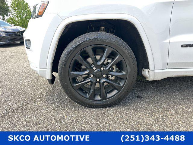 Photo of 2020 Bright White Clearcoat Jeep Grand Cherokee