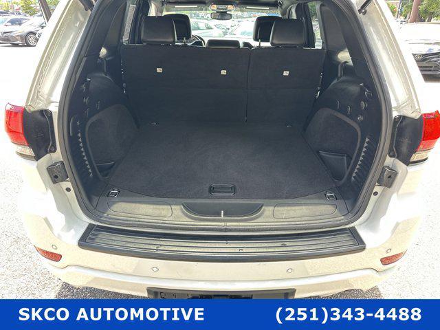 Photo of 2020 Bright White Clearcoat Jeep Grand Cherokee