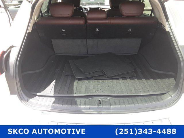 Photo of 2016 Majestic White INFINITI QX50