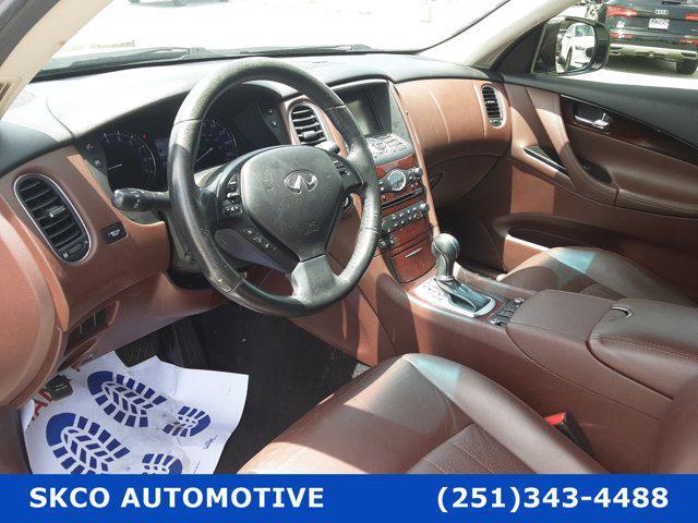 Photo of 2016 Majestic White INFINITI QX50