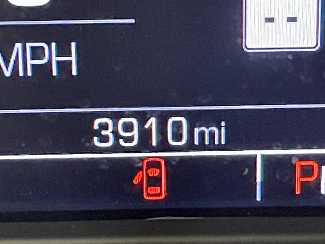 Photo of 2018 Summit White Chevrolet Tahoe