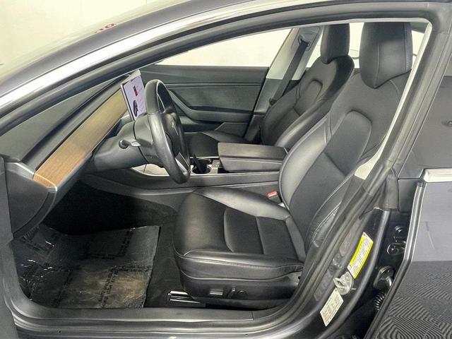 Photo of 2018 Gray Tesla Model 3