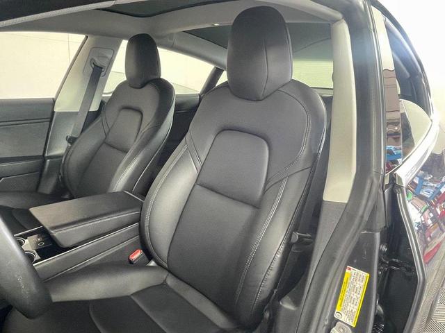 Photo of 2018 Gray Tesla Model 3