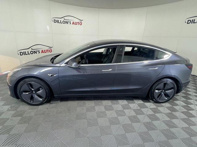 Photo of 2018 Gray Tesla Model 3