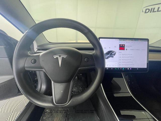 Photo of 2018 Gray Tesla Model 3