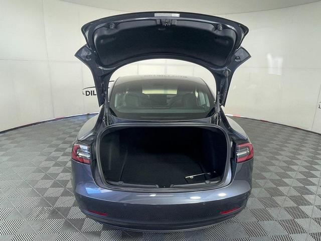 Photo of 2018 Gray Tesla Model 3