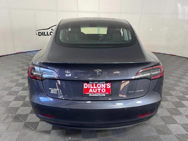 Photo of 2018 Gray Tesla Model 3