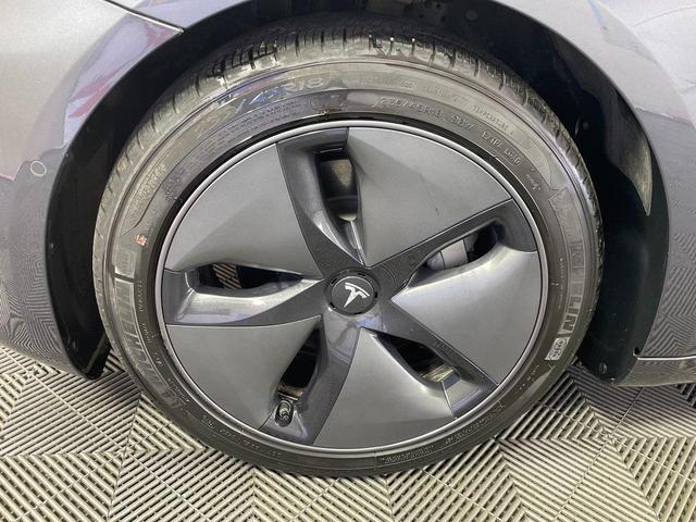 Photo of 2018 Gray Tesla Model 3