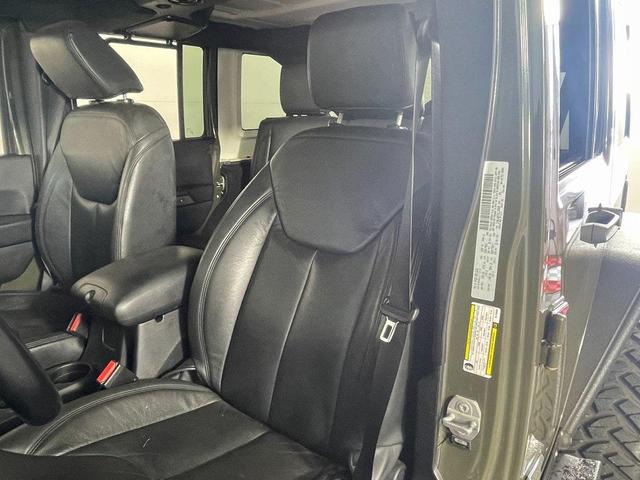 Photo of 2016 Tank Clearcoat Jeep Wrangler Unlimited