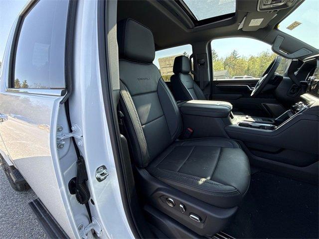 Photo of 2025 White Frost Tri-Coat GMC Sierra 3500
