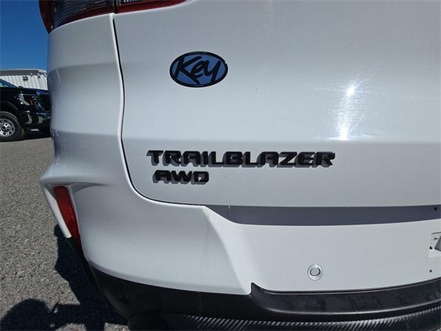 Photo of 2021 Summit White Chevrolet Trailblazer