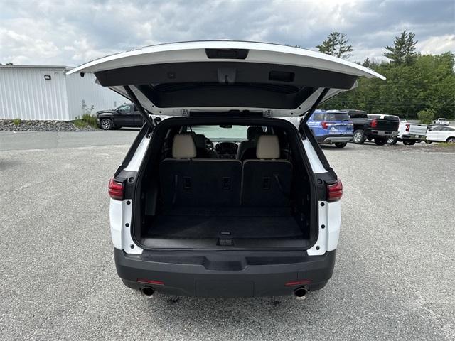 Photo of 2023 Summit White Chevrolet Traverse