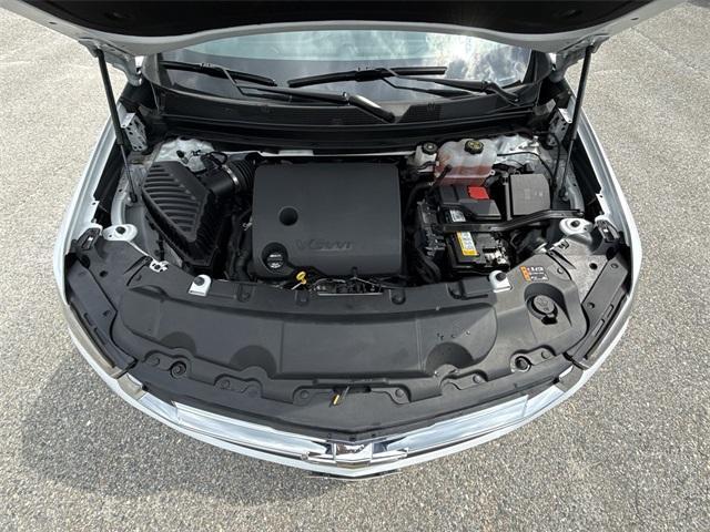 Photo of 2023 Summit White Chevrolet Traverse