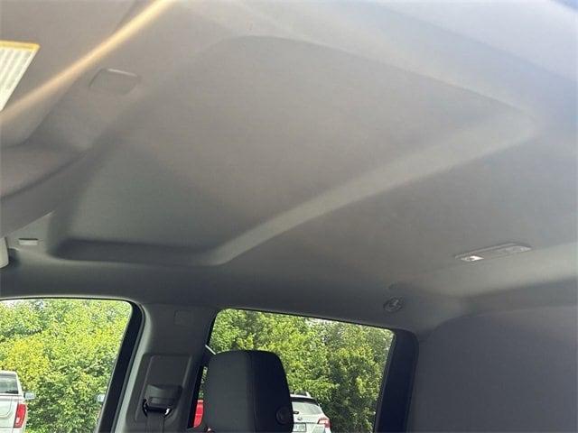 Photo of 2025 Summit White GMC Sierra 1500