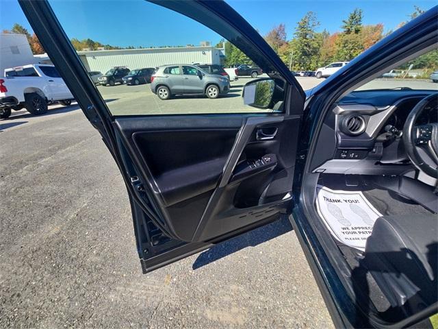 Photo of 2018 Green Toyota RAV4