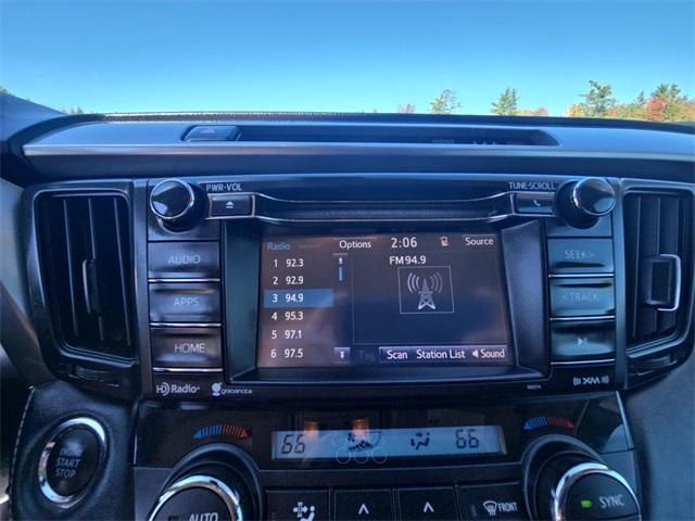 Photo of 2018 Green Toyota RAV4