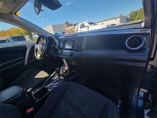 Photo of 2018 Green Toyota RAV4