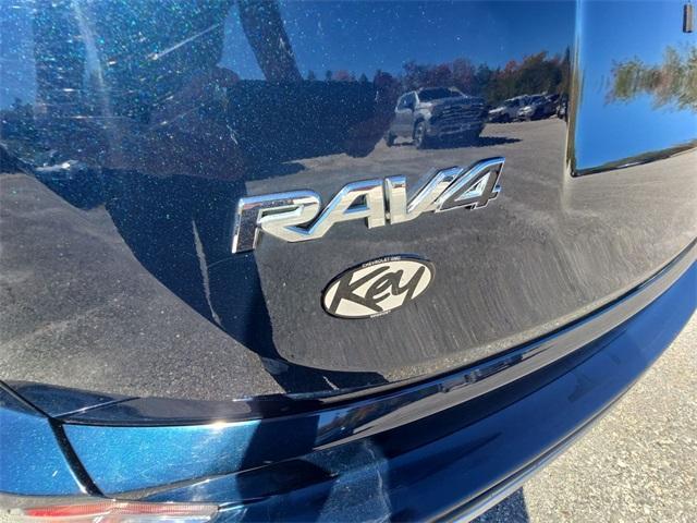 Photo of 2018 Green Toyota RAV4