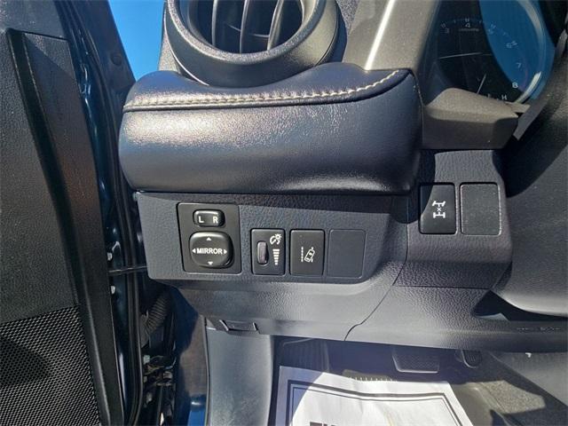 Photo of 2018 Green Toyota RAV4