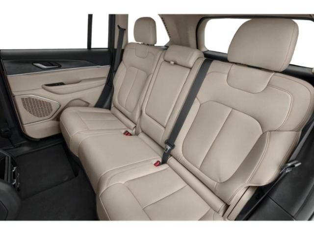 Photo of 2025 Silver Zynith Jeep Grand Cherokee