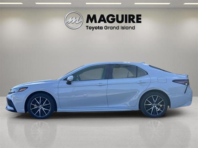 Photo of 2024 Ice Cap Toyota Camry