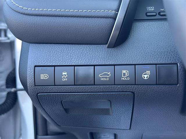 Photo of 2024 Ice Cap Toyota Camry